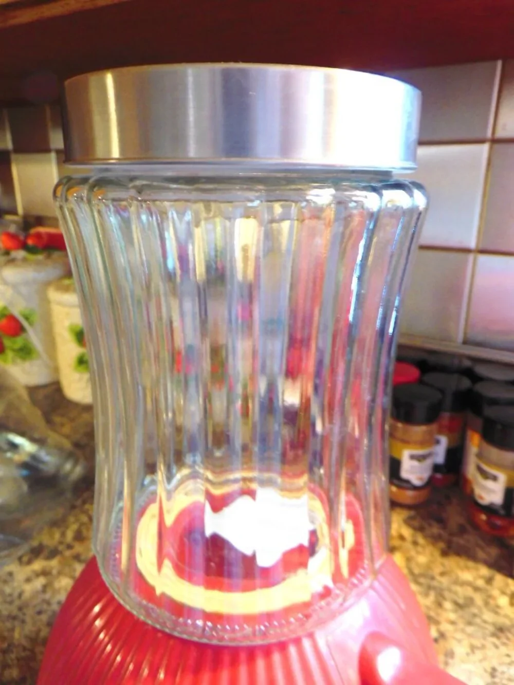 NICE RIPPLED GLASS CONTAINER with LID
